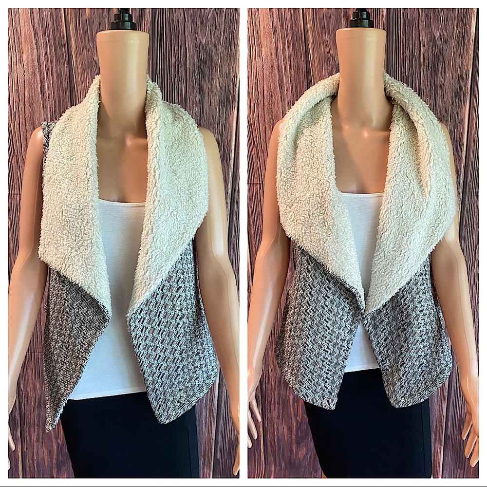 Ann Taylor Loft size XS black white cream sherpa boho tribal print pattern